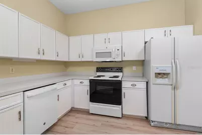 2445 New Haven Circle, Sun City Center, FL 33573 - Photo 14