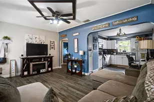 10895 71st Ave, Seminole, FL 33772 - Photo 6