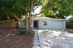 2312 32nd Ave N, Saint Petersburg, FL 33713 - Photo 2