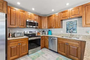 5243 Beach Dr SE, Saint Petersburg, FL 33705 - Photo 12