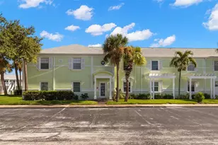 5243 Beach Dr SE, Saint Petersburg, FL 33705 - Photo 2
