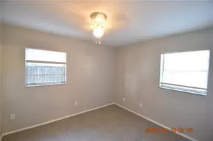 10922 N Hyacinth Ave, Tampa, FL 33612 - Photo 18