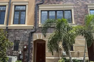 2208 Soho Bay Ct, Tampa, FL 33606 - Photo 2