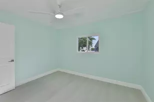 812 Bahia Del Sol Dr, Ruskin, FL 33570 - Photo 22