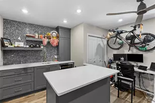 2943 W Bayshore Ct, Tampa, FL 33611 - Photo 50