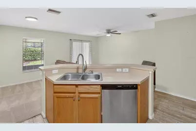 2605 Oleander Lakes Drive, Brandon, FL 33511 - Photo 8