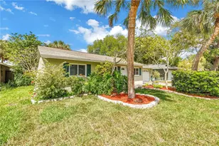 7249 56th Ave N, Saint Petersburg, FL 33709 - Photo 2