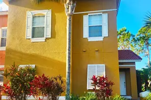 4720 Vero Beach Pl, Kissimmee, FL 34746 - Photo 2