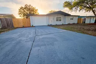 3429 Devonshire Dr, Holiday, FL 34691 - Photo 2