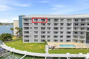 610 Island Way, Clearwater Beach, FL 33767 - Photo 2