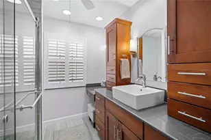 1092 Sanabel Ct NE, Saint Petersburg, FL 33702 - Photo 6