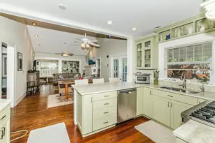 305 15th Ave Street NE, Saint Petersburg, FL 33704 - Photo 8