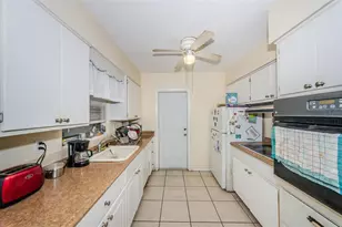 1411 Kennywood Dr, Largo, FL 33770 - Photo 4