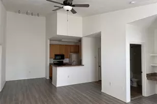 2406 Courtney Meadows Ct, Tampa, FL 33619 - Photo 10