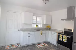 3834 Dr Martin Luther King Jr Street S, Saint Petersburg, FL 33705 - Photo 8
