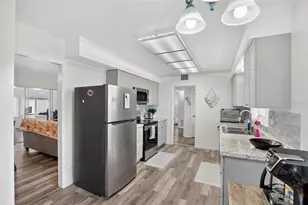 809 Oakmont Ave, Sun City Center, FL 33573 - Photo 14