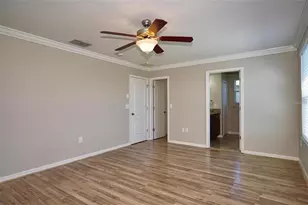 1913 Hawks View Dr, Ruskin, FL 33570 - Photo 8