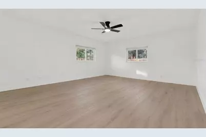5518 Pine Circle NE, Saint Petersburg, FL 33703 - Photo 22