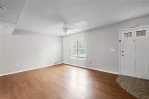 7635 Deleon Ct, Tampa, FL 33615 - Photo 12