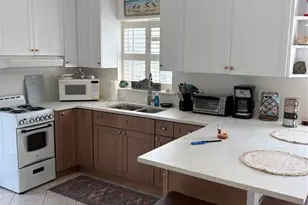 101 E Bay Dr, Treasure Island, FL 33706 - Photo 4