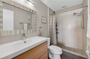 6080 80th St N, Saint Petersburg, FL 33709 - Photo 18
