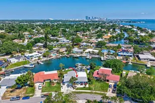 563 Lewis Blvd SE, Saint Petersburg, FL 33705 - Photo 4
