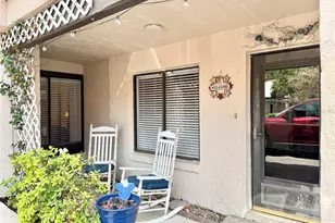 207 Granada Ct N, Plant City, FL 33566 - Photo 2