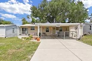 37701 Newal Ave, Zephyrhills, FL 33542 - Photo 16