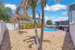 10902 Rainbow Pyrite Dr, Wimauma, FL 33598 - Photo 32