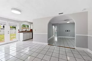 7500 Orpine Dr N, Saint Petersburg, FL 33702 - Photo 12