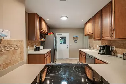 381 Club Manor Drive, Sun City Center, FL 33573 - Photo 10