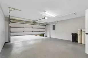 13934 Clubhouse Cir, Tampa, FL 33618 - Photo 30