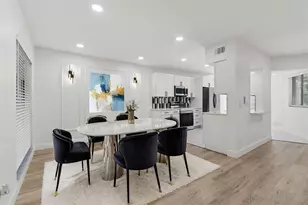 13934 Clubhouse Cir, Tampa, FL 33618 - Photo 10