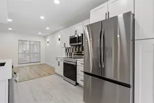 13934 Clubhouse Cir, Tampa, FL 33618 - Photo 14