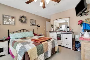 213 Drawbridge Ln, Valrico, FL 33594 - Photo 20