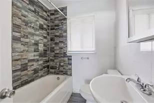 1110 27th Ave W, Bradenton, FL 34205 - Photo 10