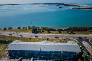 2 Causeway Blvd, Dunedin, FL 34698 - Photo 4
