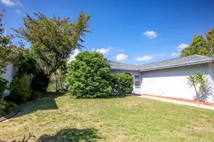 4734 Ridge Point Dr, Tampa, FL 33624 - Photo 4