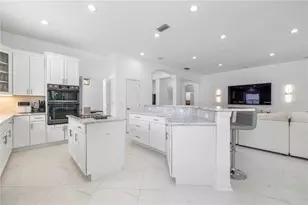 10254 Shadow Branch Dr, Tampa, FL 33647 - Photo 16