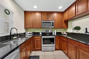 37604 Aaralyn Rd, Zephyrhills, FL 33542 - Photo 10