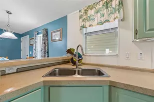 37644 Pinata Ave, Zephyrhills, FL 33541 - Photo 28