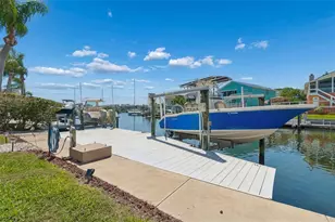 6211 Bayside Dr, New Port Richey, FL 34652 - Photo 2