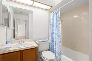 2668 Bentley Dr, Palm Harbor, FL 34684 - Photo 20