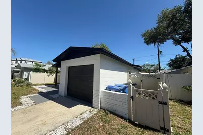 1842 Maryland Avenue NE, Saint Petersburg, FL 33703 - Photo 2