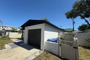1842 Maryland Ave NE, Saint Petersburg, FL 33703 - Photo 2