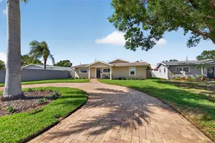413 43rd Ave NE, Saint Petersburg, FL 33703 - Photo 2