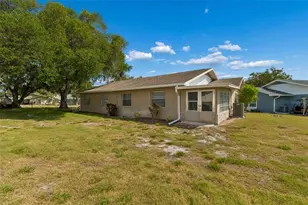 1904 Canterbury Ln, Sun City Center, FL 33573 - Photo 8