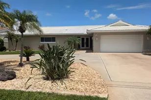 212 Poinciana Ln, Largo, FL 33770 - Photo 2