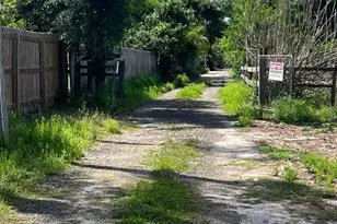 15617 Casey Rd, Tampa, FL 33624 - Photo 14