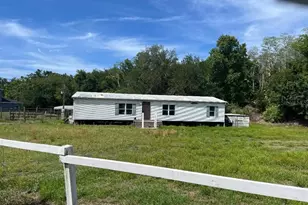 15617 Casey Rd, Tampa, FL 33624 - Photo 1
